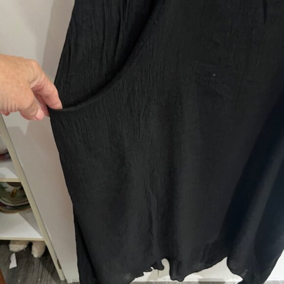 LBD Black gauzy flowy sleeveless dress Discounted shipping - Picture 5 of 7